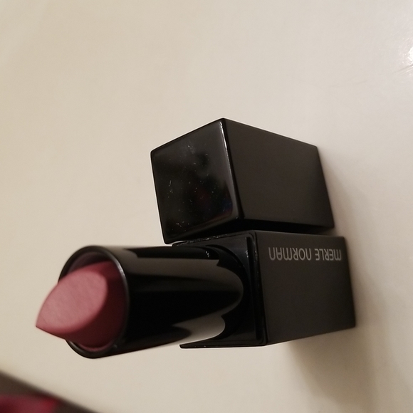 Merle Norman PLUSH LIPSTICK - Picture 4 of 4
